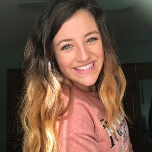 Meet your Posher, Kayla